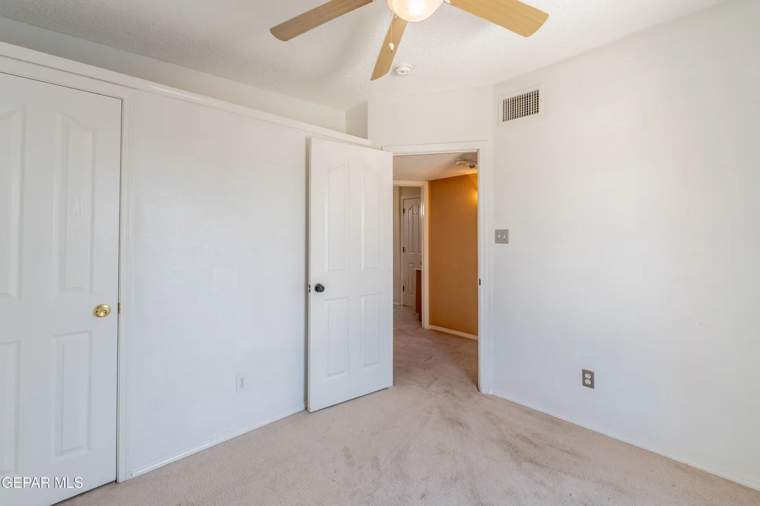 Photo of 6233 Kings Bridge Drive
