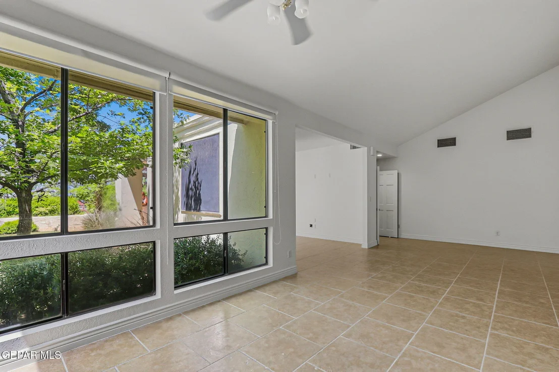 Photo of 1057 LOS JARDINES Circle