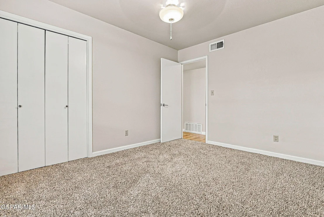 Photo of 220 SERRANIA Drive