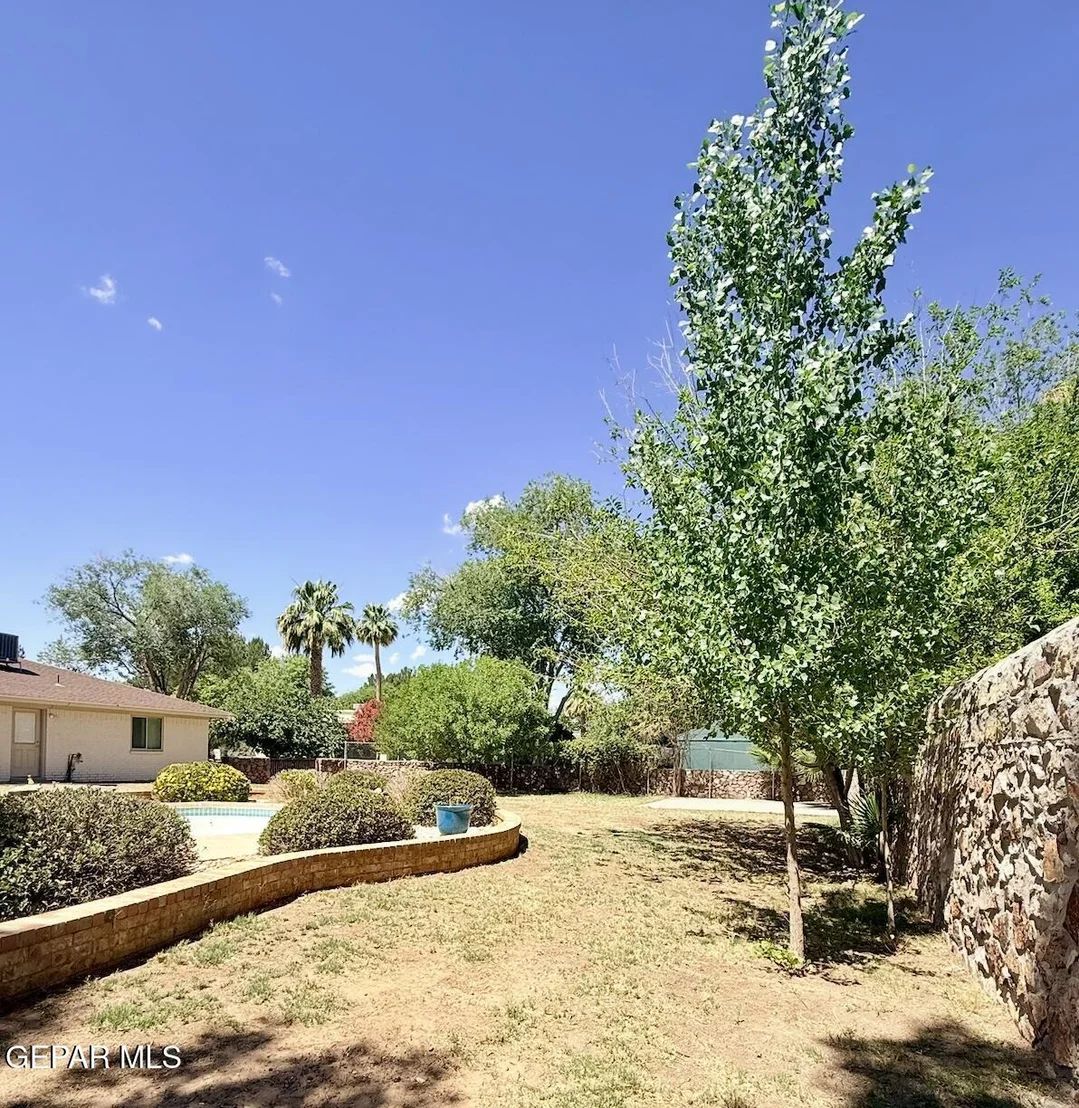 Photo of 707 W SUNSET Road
