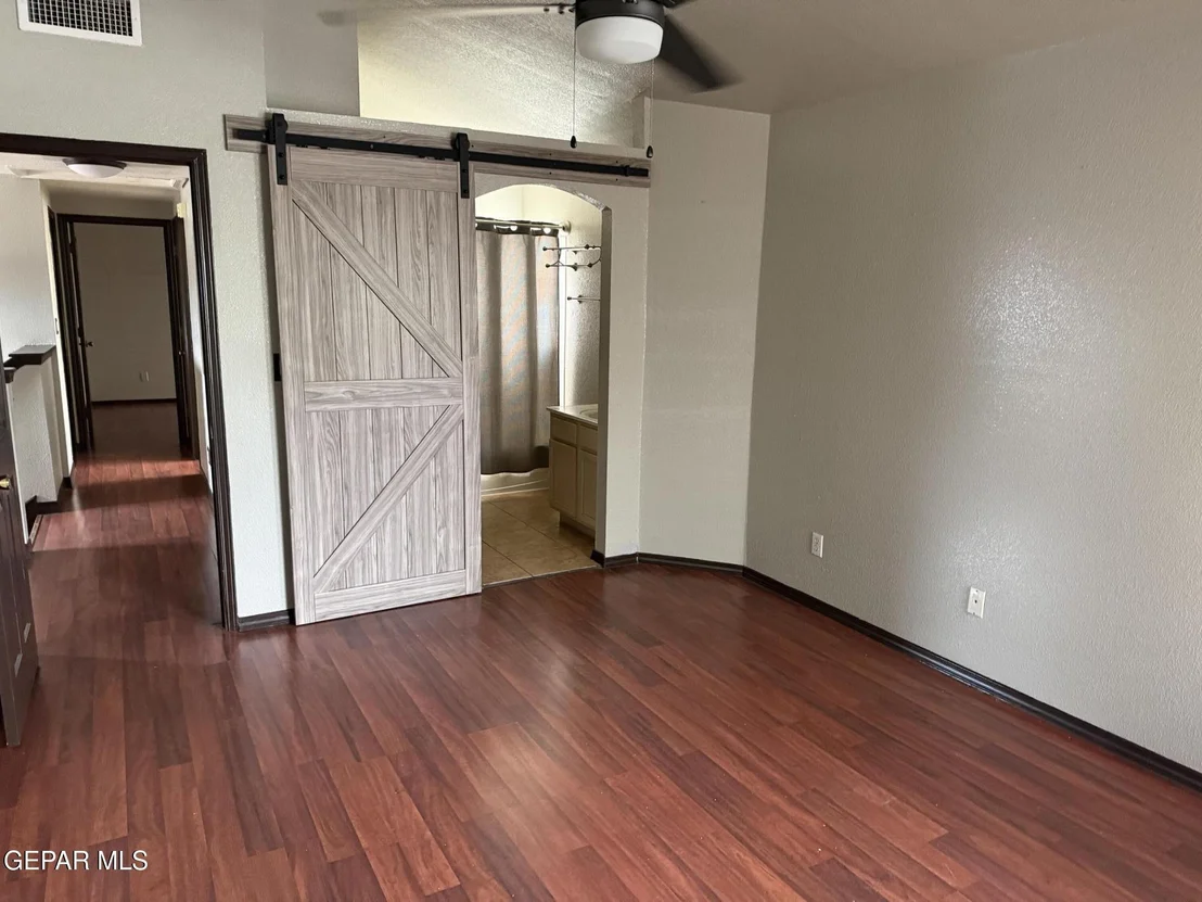Photo of 3025 OAK TOWER Place