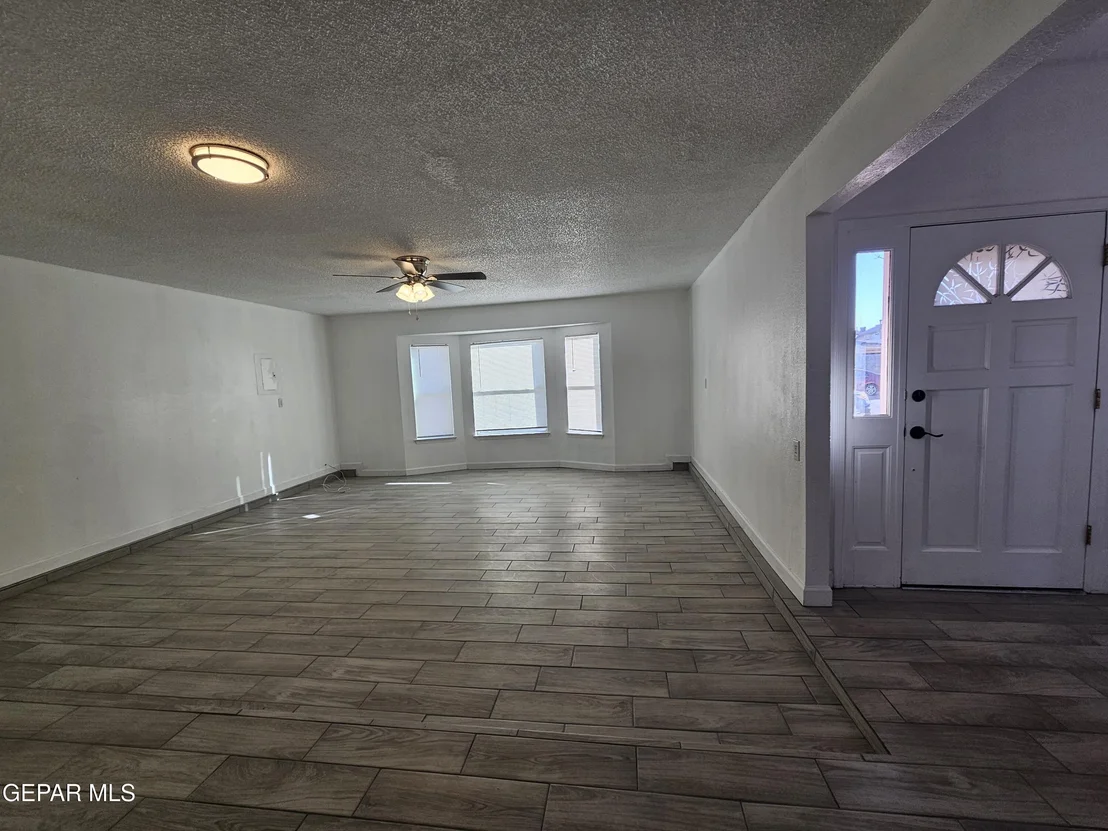 Photo of 2155 SUN MANOR Drive