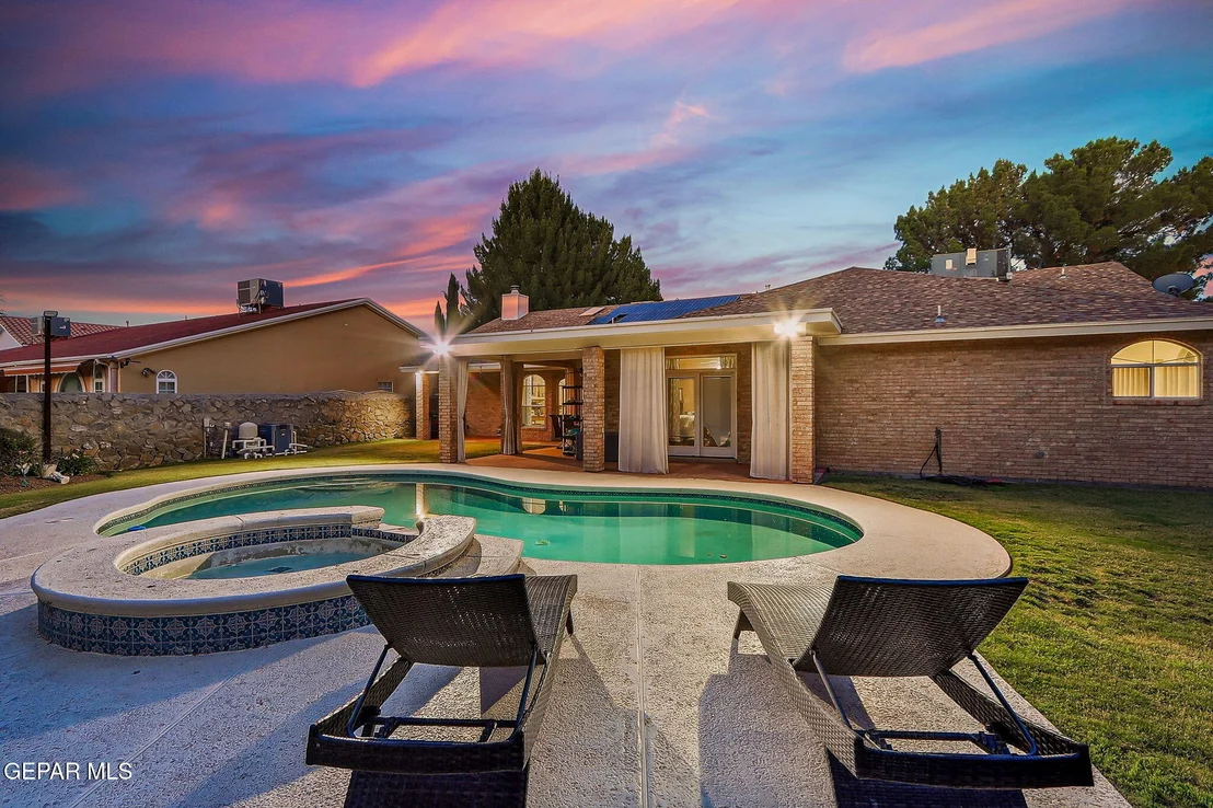 Photo of 533 ROSINANTE Road