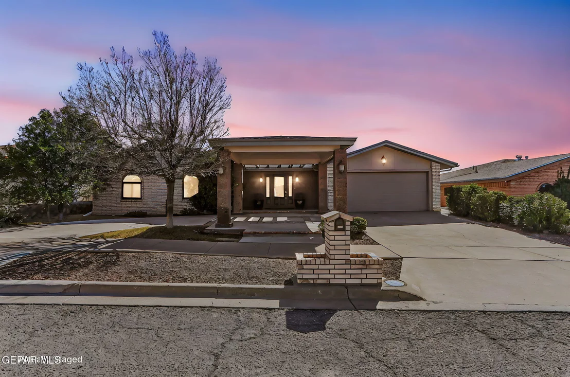 Photo of 824 AGUA CALIENTE Drive