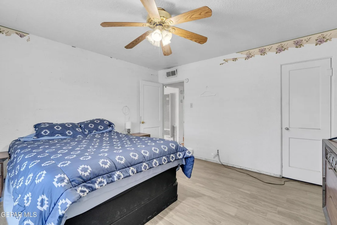 Photo of 5013 Flower Drive