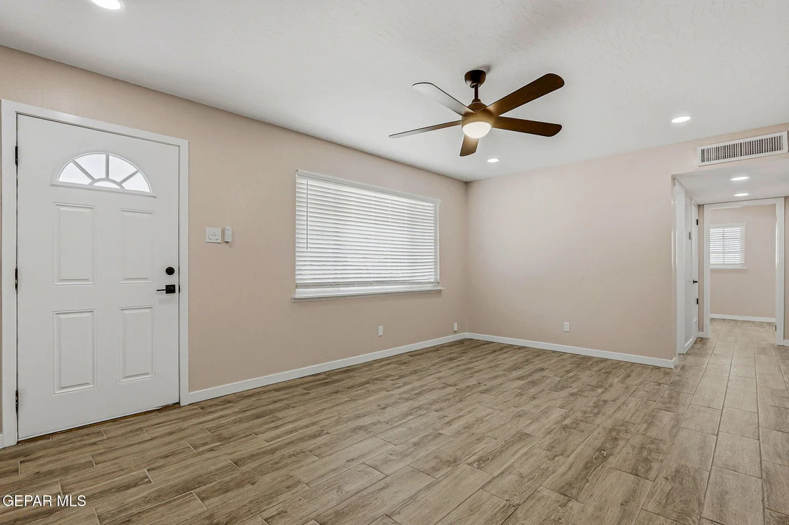 Photo of 5700 Lexington Road