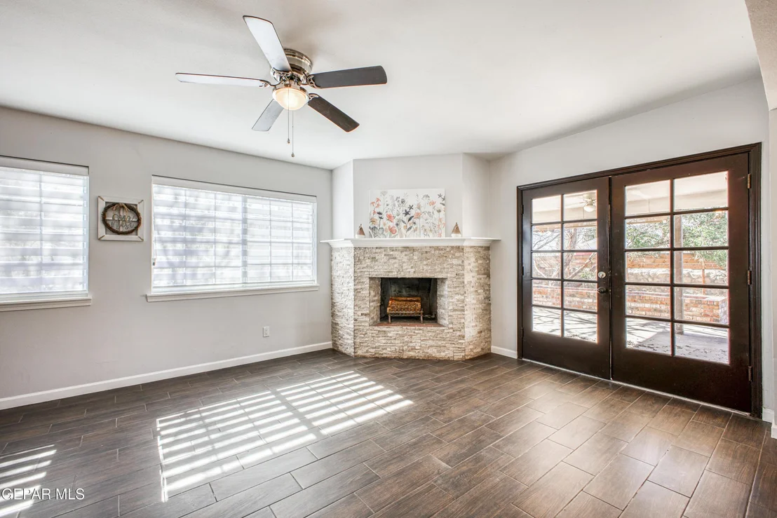 Photo of 5415 ORANTES Place