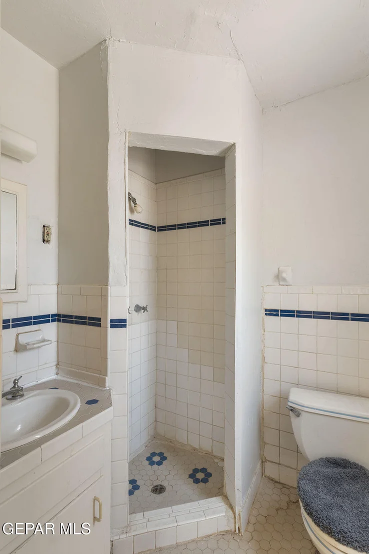 Photo of 708 E BALTIMORE Drive