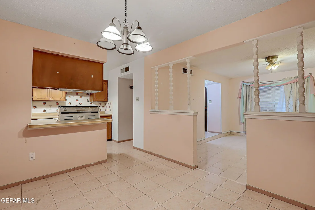 Photo of 7925 Broadway Drive