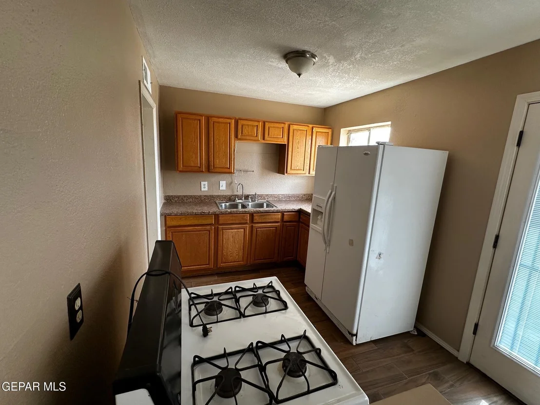Photo of 8124 BURNHAM Road