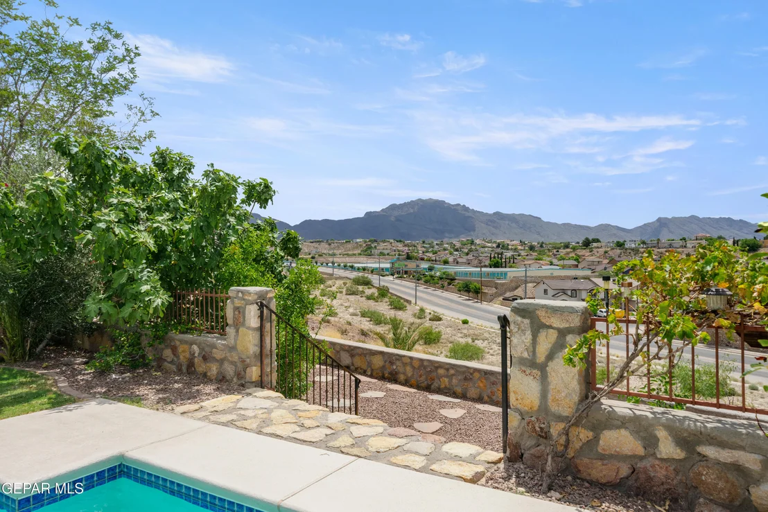 Photo of 7250 LONGSPUR Drive