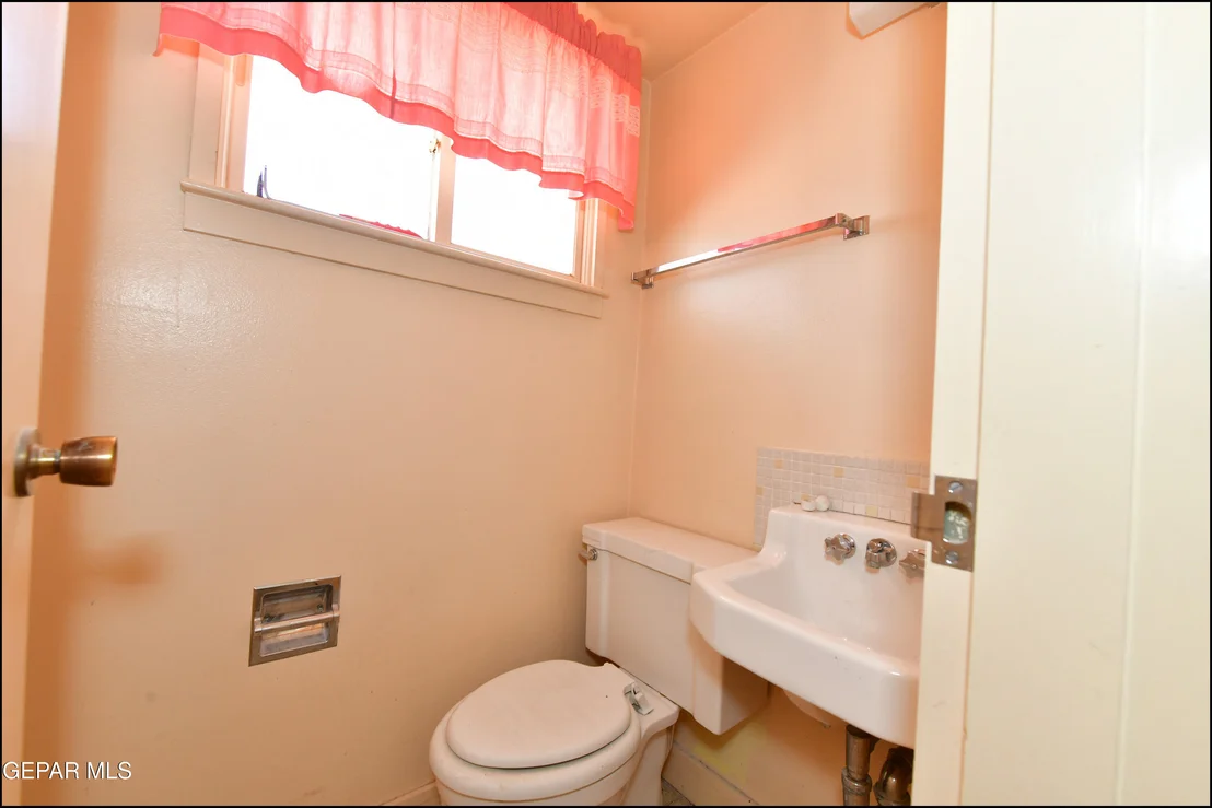 Photo of 9525 DESERT RIDGE Drive