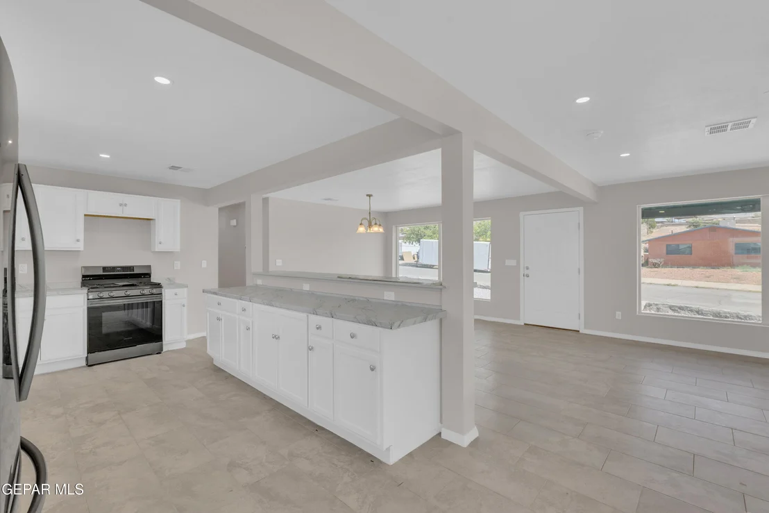 Photo of 6001 FANDANGO Place