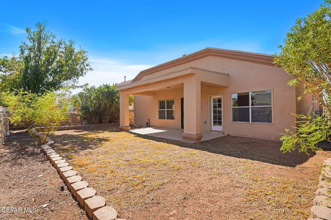 Photo of 5544 GUSTAVO MADRID Lane
