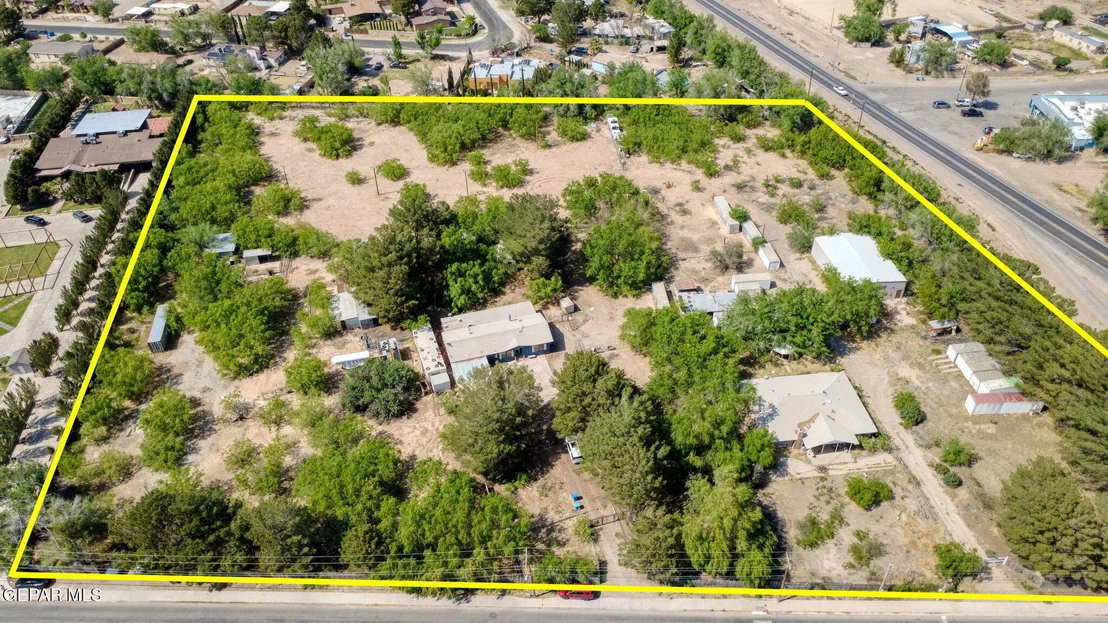 Photo of 587 BAUMAN Road