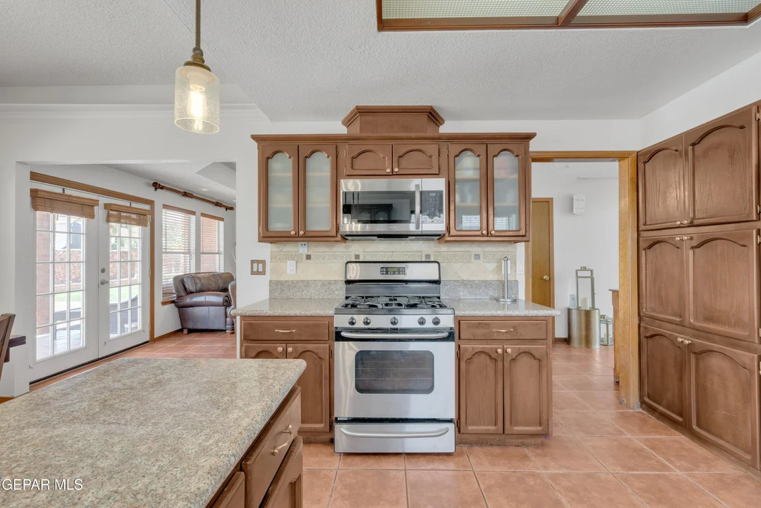 Photo of 2121 GREENLEE Drive