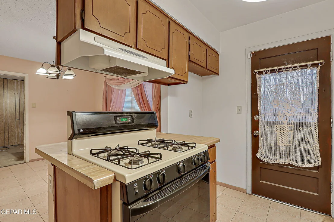 Photo of 7925 Broadway Drive