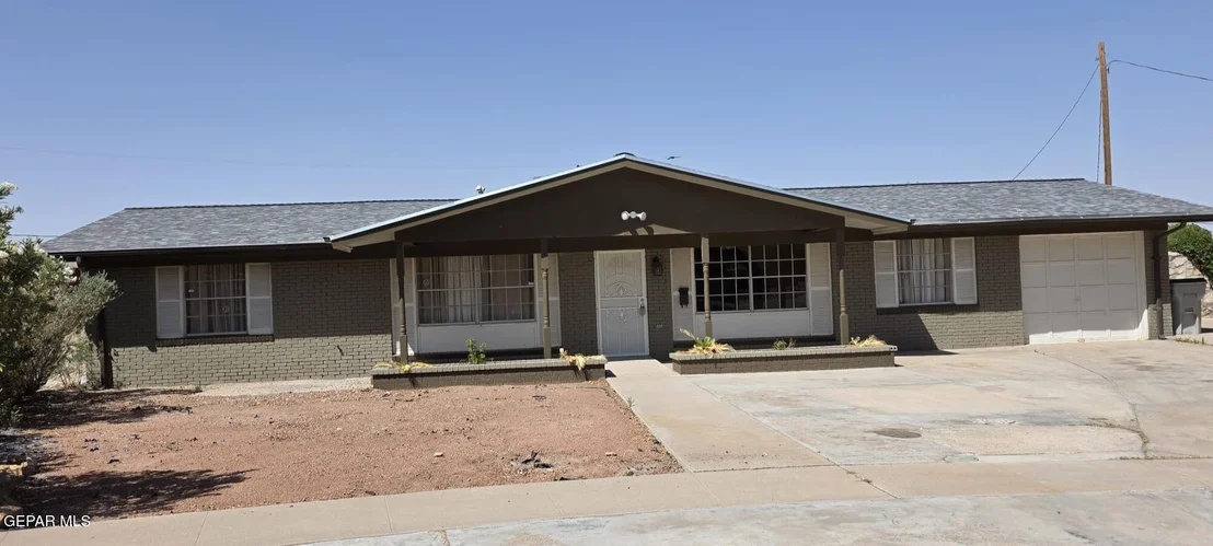 Photo of 208 Viking Drive
