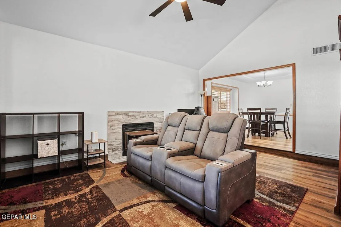Photo of 760 CHELTENHAM Drive