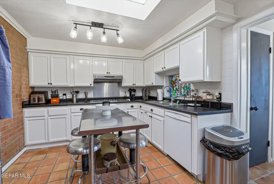 Photo of 10644 LIMAS Drive