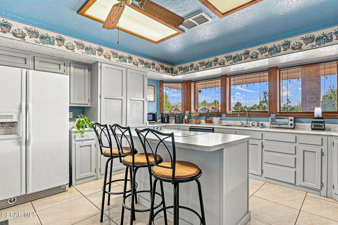 Photo of 125 LA NELL Drive