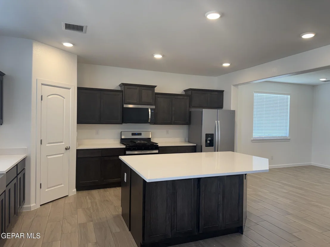 Photo of 10724 Aaron Street