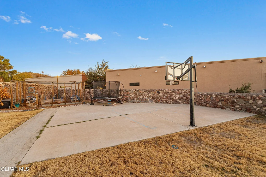 Photo of 550 OLMECA Drive
