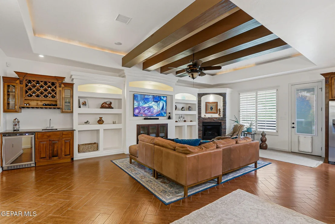 Photo of 6163 FRANKLIN DOVE Avenue