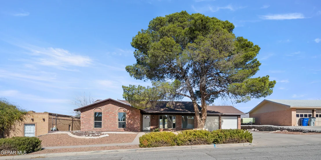 Photo of 6849 LA CADENA Drive