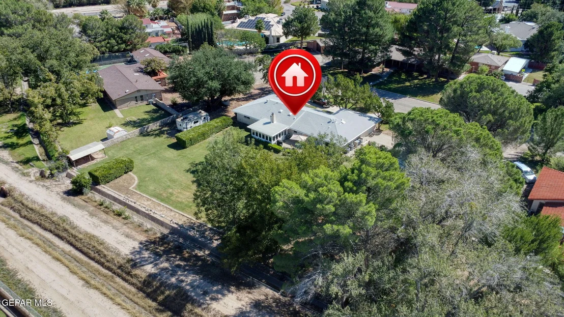 Photo of 717 LIVE OAK Drive