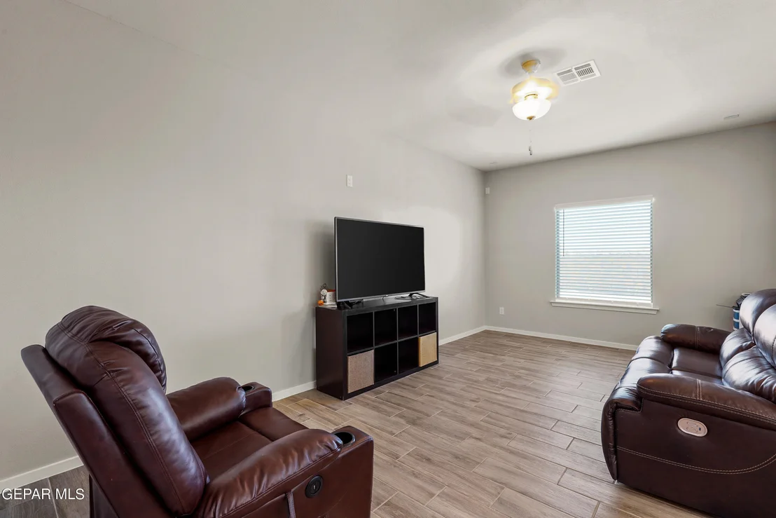 Photo of 13070 GRANTHAM Lane