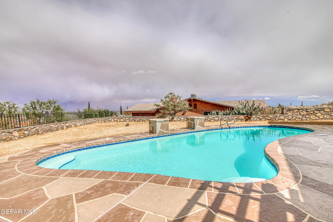 Photo of 2915 STONE EDGE Road