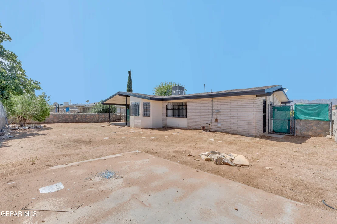 Photo of 9864 VANDENBURG Street