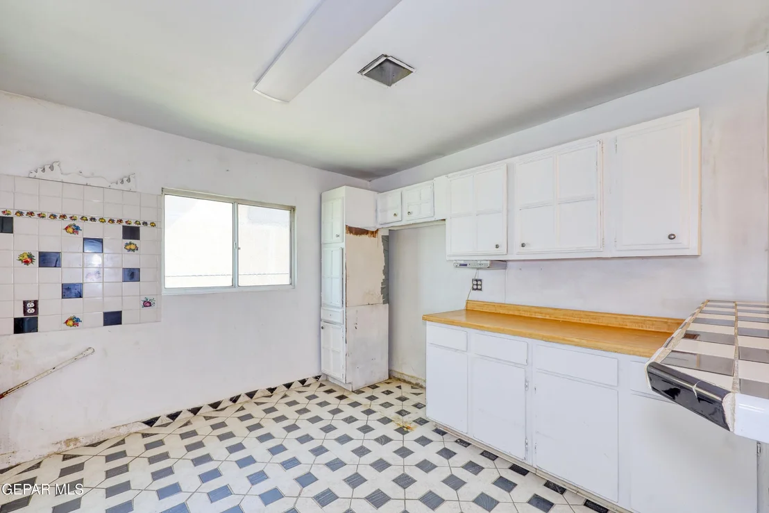 Photo of 7421 MINDORO Place