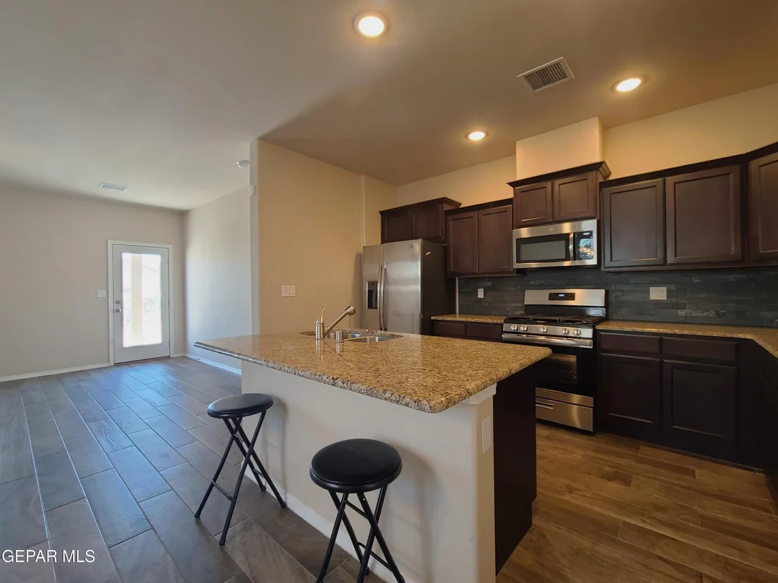 Photo of 7421 EAGLE VISTA Drive