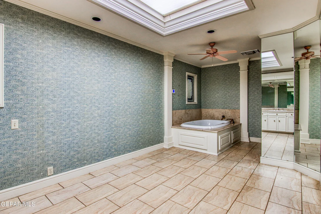 Photo of 6041 TORREY PINES Drive