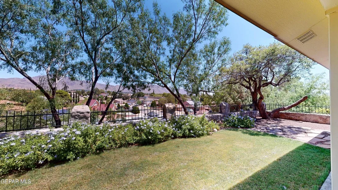 Photo of 724 CHELTENHAM Drive