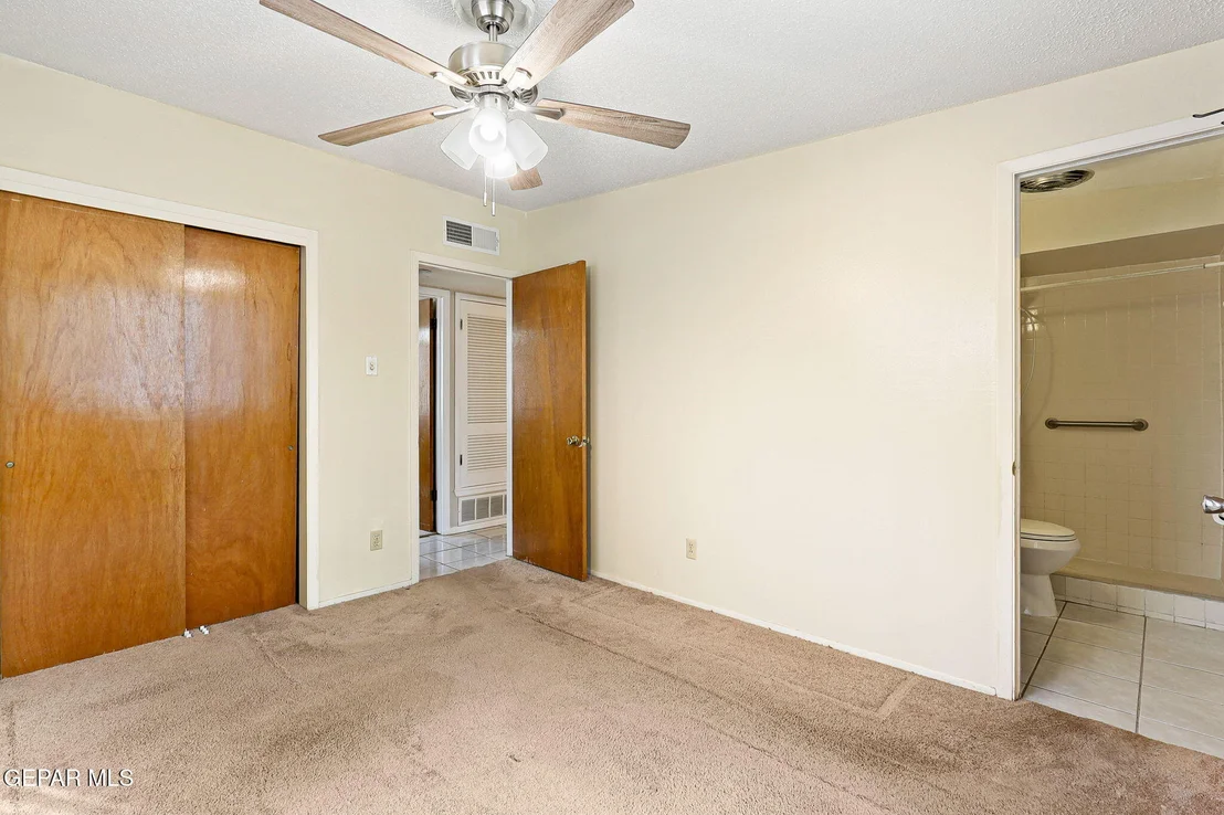 Photo of 233 MANUEL Drive