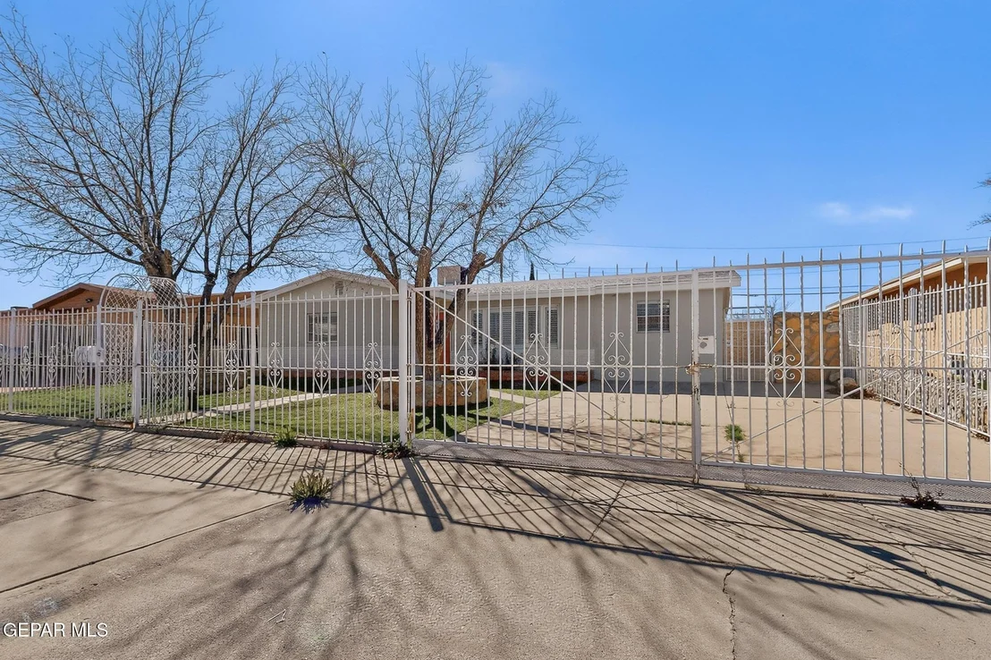 Photo of 1515 DENNIS Circle