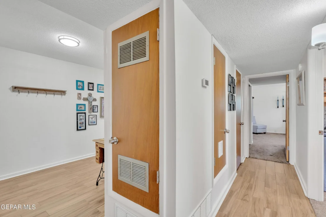 Photo of 400 Perth Court