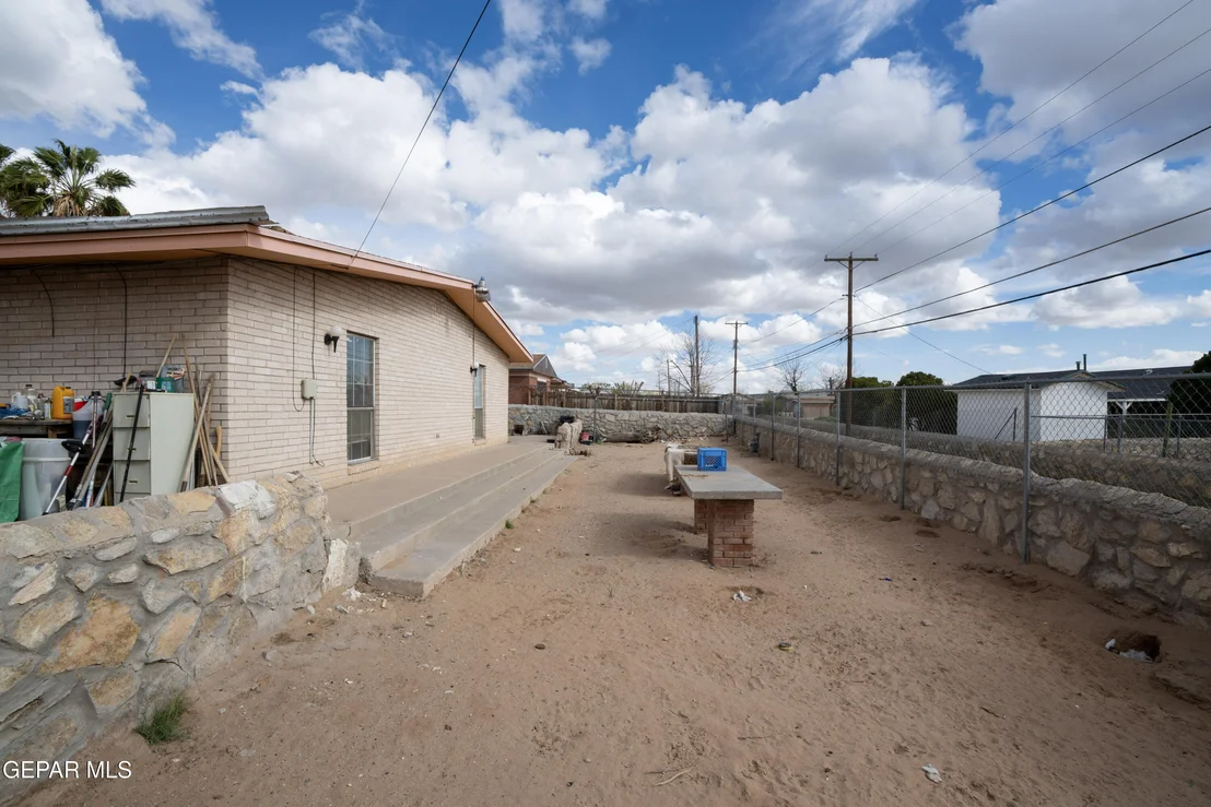 Photo of 8144 BURNHAM Road