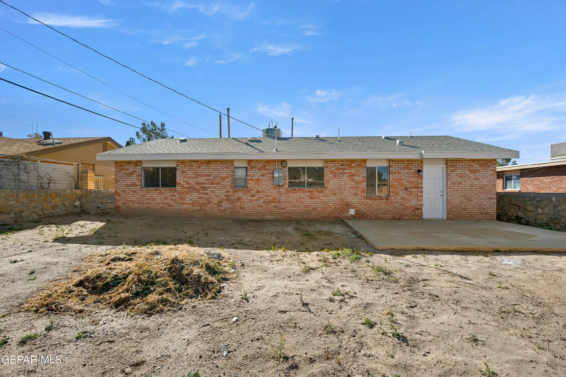Photo of 276 ROMERIA Drive