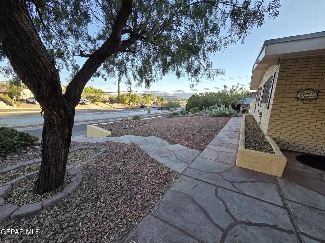 Photo of 4249 CANTERBURY Drive