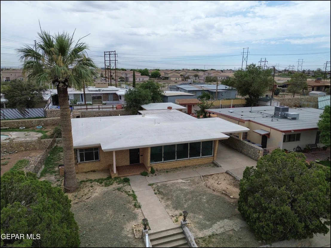 Photo of 2420 HAWLEY Circle