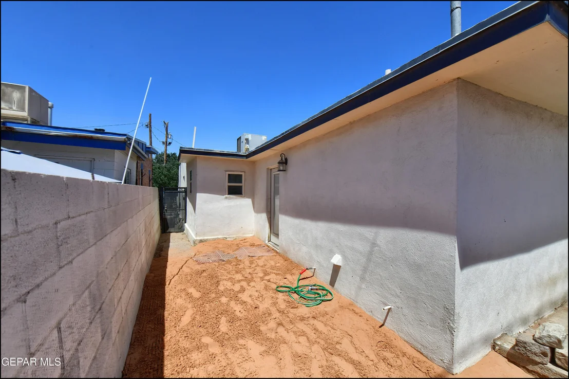 Photo of 504 CANAL Road