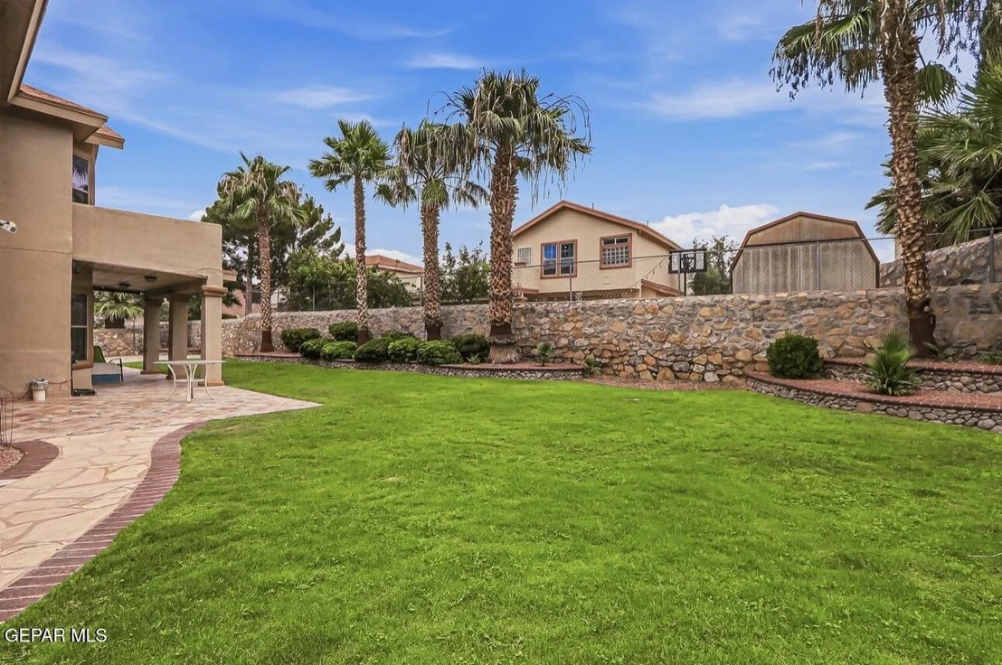 Photo of 524 BREWSTER Place