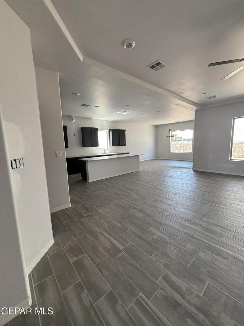 Photo of 321 MERCED Court