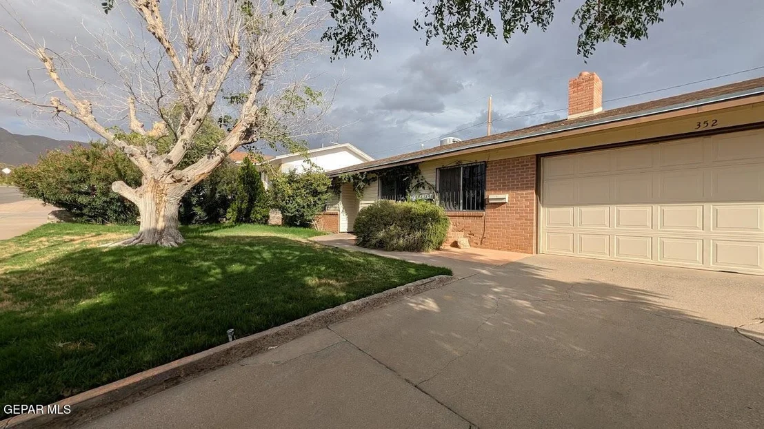 Photo of 352 CRESTMONT Drive