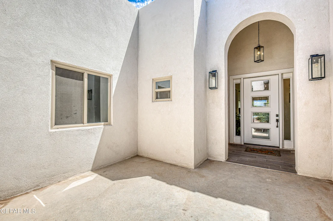 Photo of 5620 RIVER RUN Street