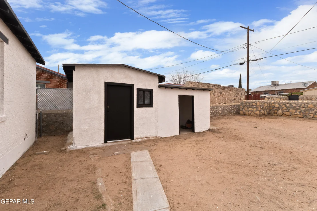 Photo of 3719 Jackson ave Avenue